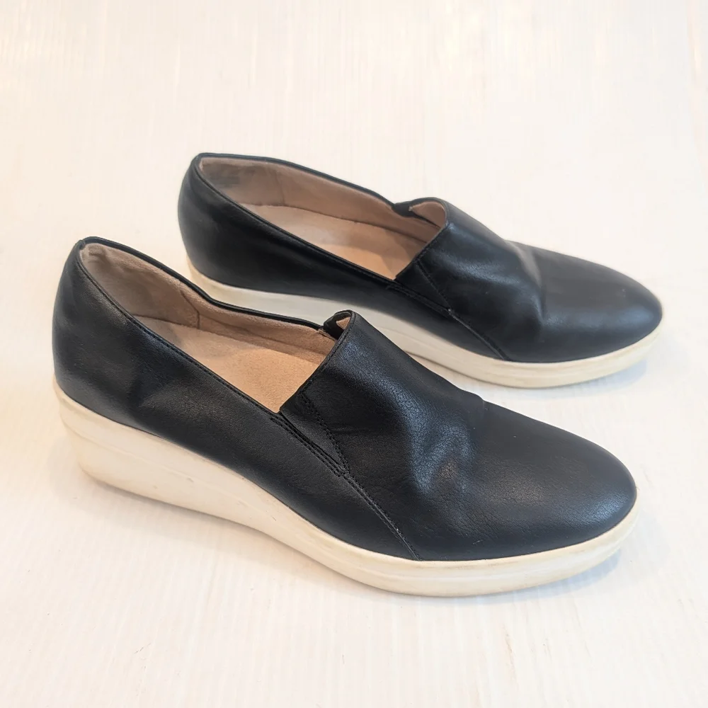 NATURALIZER Sandra Black Leather Women's Slip-on Wedge Loafers Size 8.5